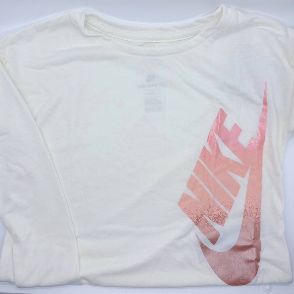 Nike: girls long sleeve t-shirt